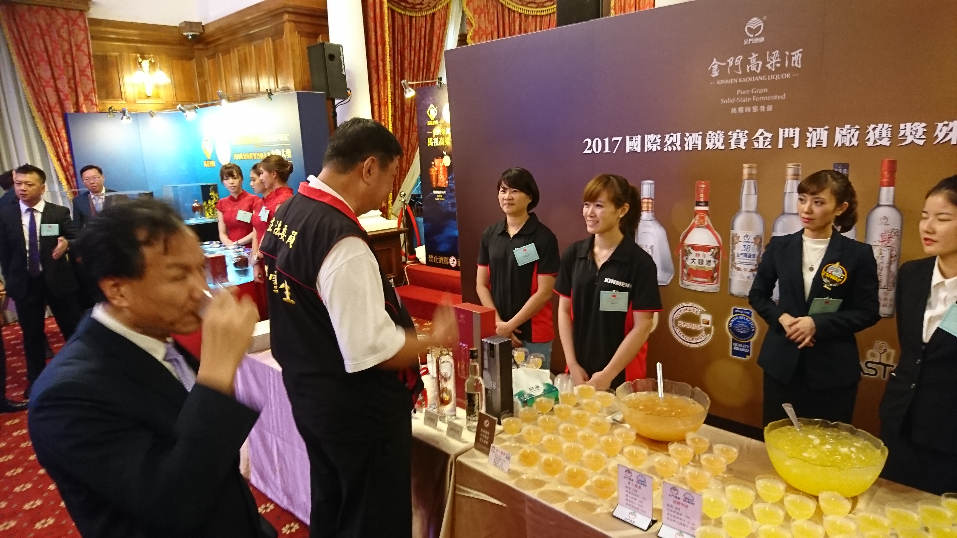 National Day banquet dinner entertains and welcomes guests with KKL liquors